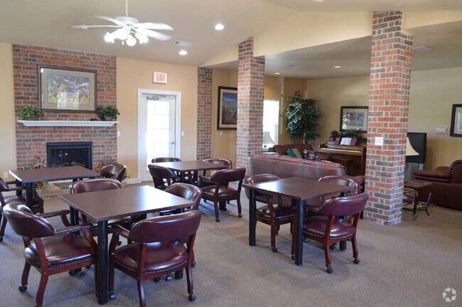Building Photo - Creekside Village