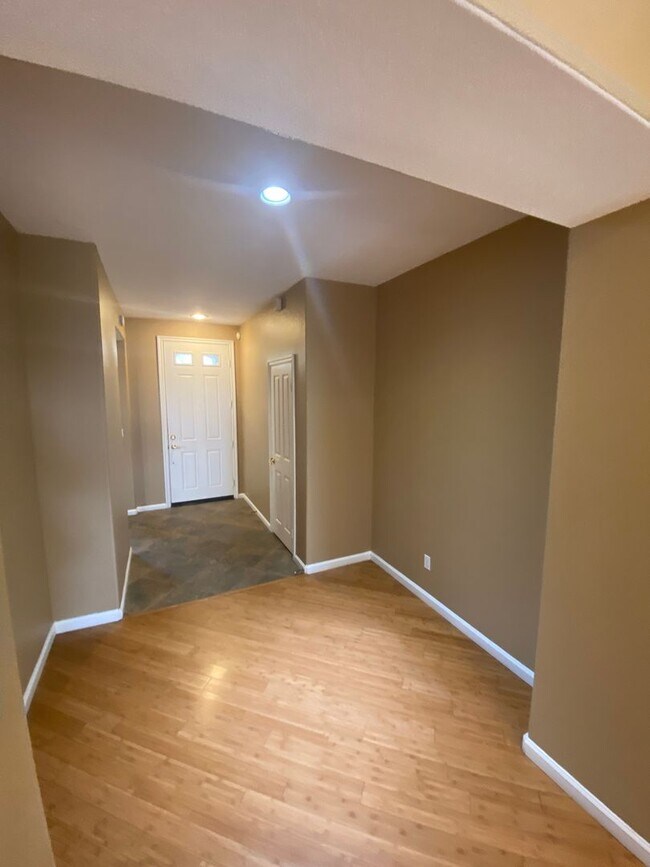 Foto del edificio - Gorgeous one story home in Bradley Square