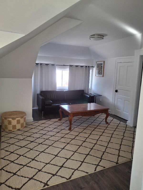 Foto del edificio - 805 Ridgeway Ave