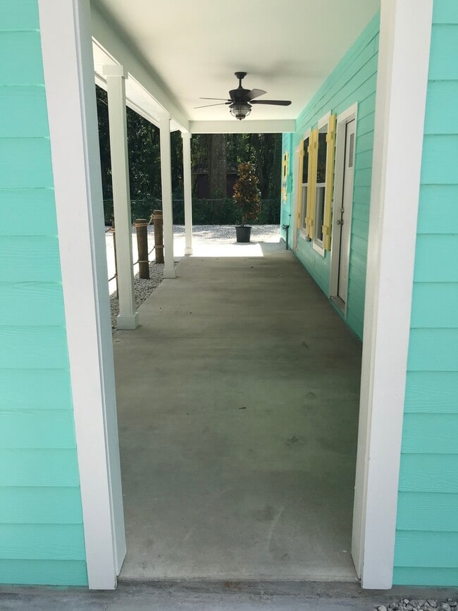 Building Photo - Newly Constructed Luxury 4 Bed / 4 Bath Bungalow Cottage with Extra Room and Bathroom