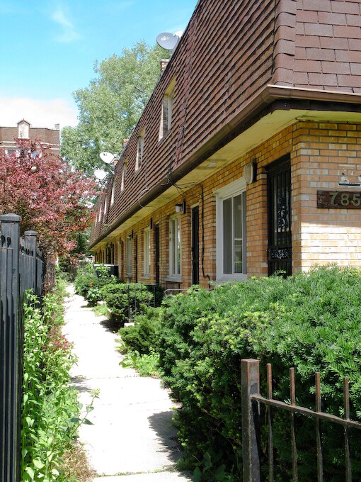 Primary Photo - 7855 S Coles Ave