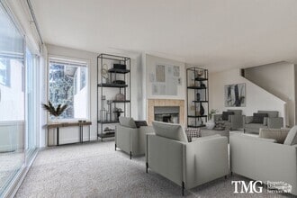 Building Photo - 5013 S View Point Ter