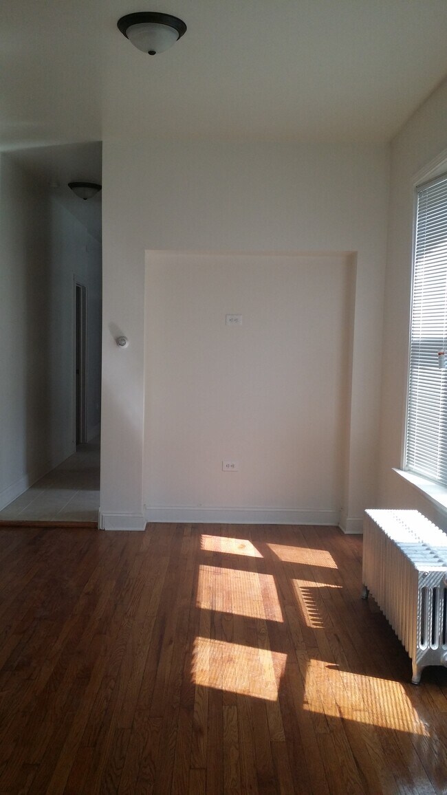 Building Photo - 4310 W Maypole Ave