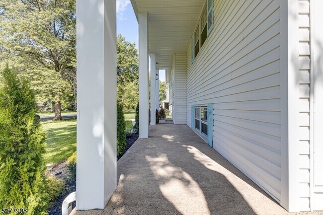 Building Photo - 50 Colonial Way