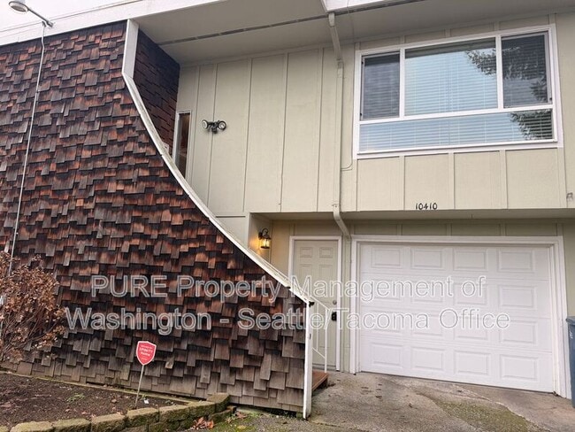 Building Photo - 10410 S Fruitland