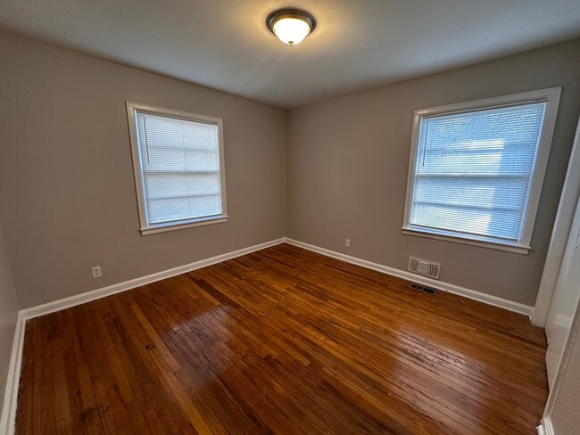 Foto del edificio - 3 bed 1 bath property in Decatur!!