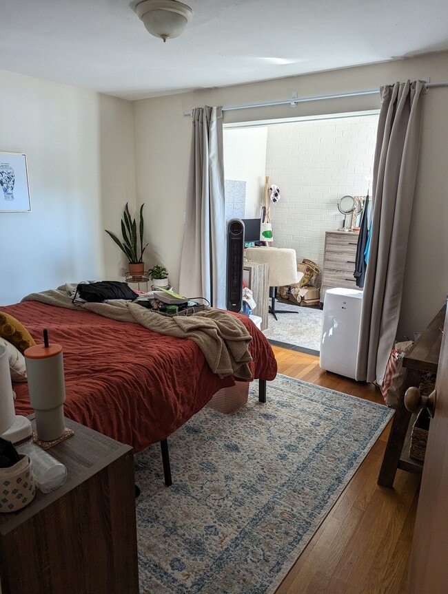 Foto del edificio - 11 Commonwealth Ct