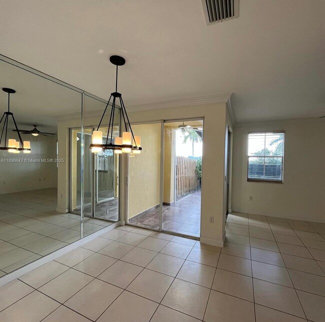 Foto del edificio - 14905 SW 8th Terrace