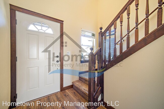 Building Photo - 4 br, 2.5 bath House - 1760 Pyrenees Loop