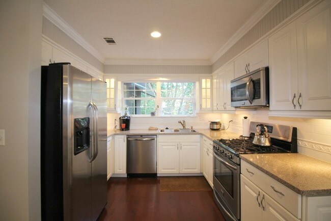 Building Photo - Beautifully Updated Home In Bluewater Bay