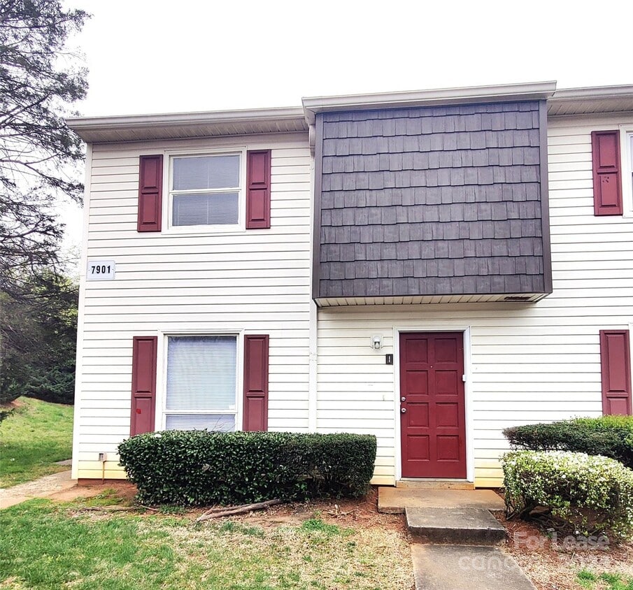 Primary Photo - 7901 Lake House Ln