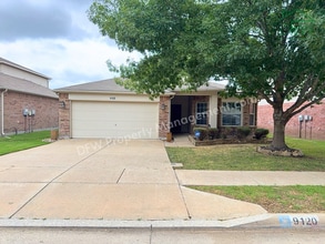 Building Photo - 9120 Goldenview Dr