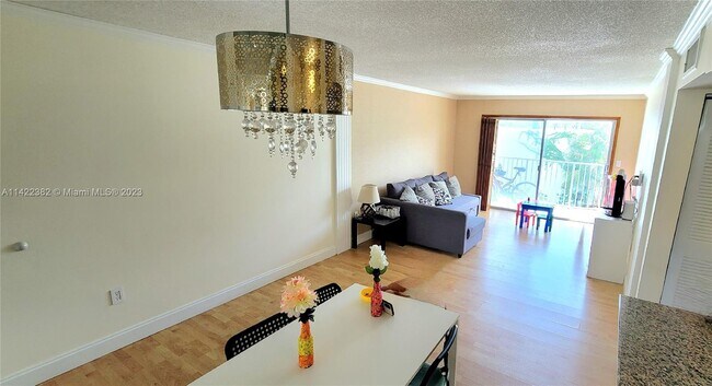 Foto del edificio - 2530 SW 3rd Ave