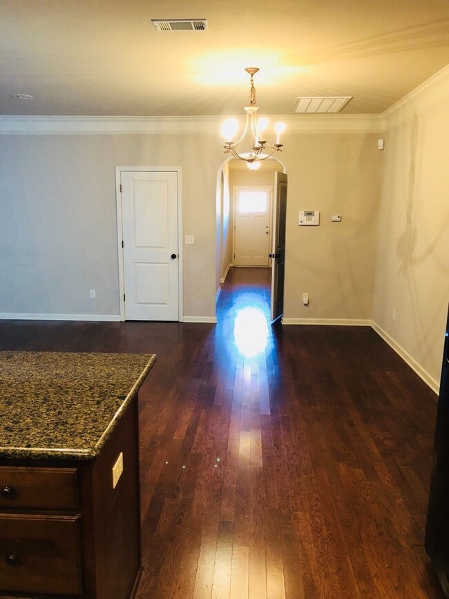 Building Photo - Townhome For Rent in Edenton Subdivision! ...