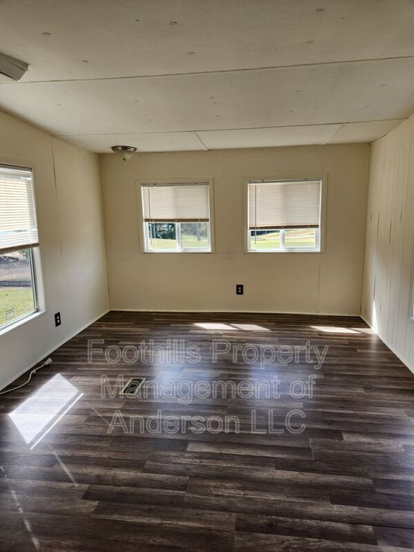 Building Photo - 105 McFarlin Way