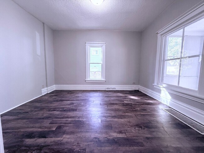 Foto del edificio - 3-Bed House in Waterloo