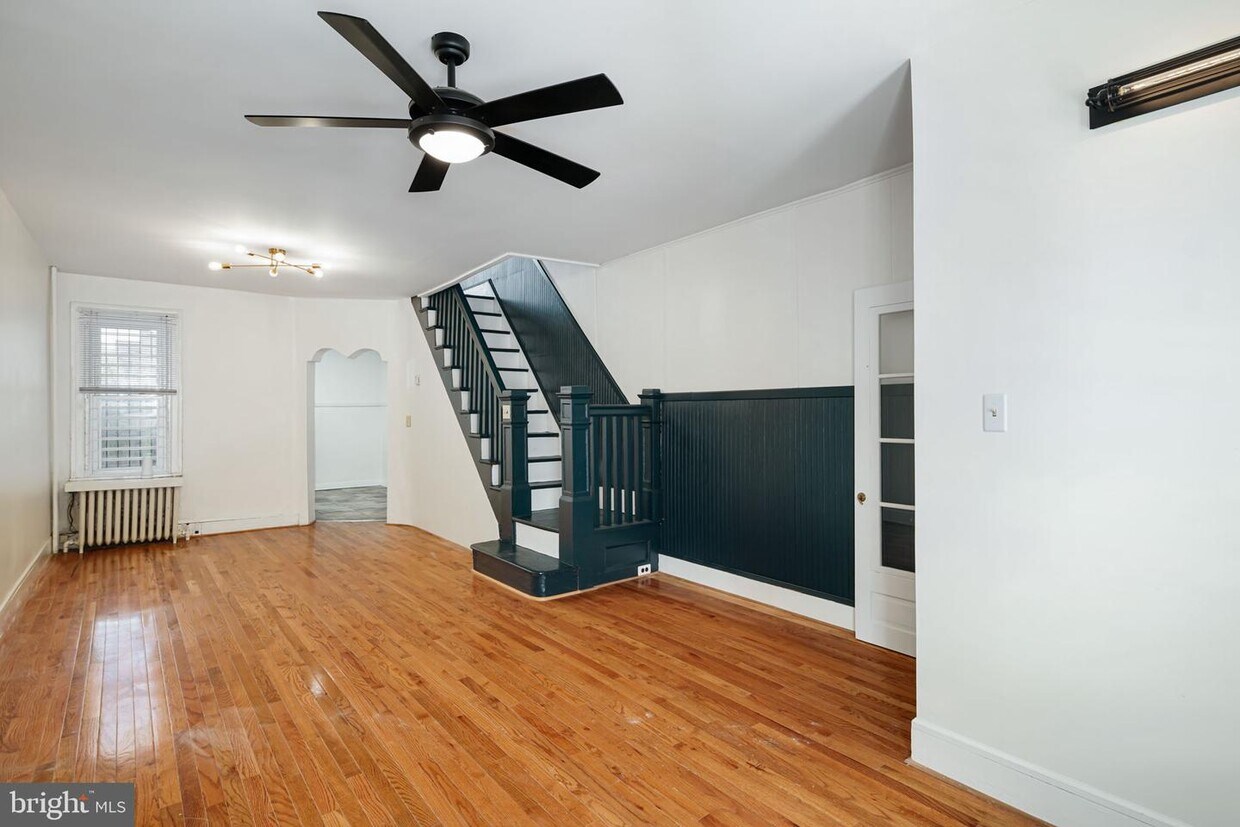 Primary Photo - 2451 Jasper St
