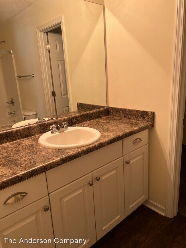 Foto del edificio - 3 br, 2 bath House - 225 Glade Ln.