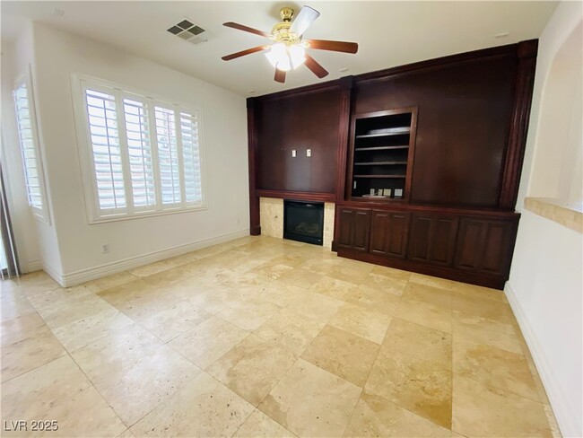 Building Photo - 373 Blue Tee Ct