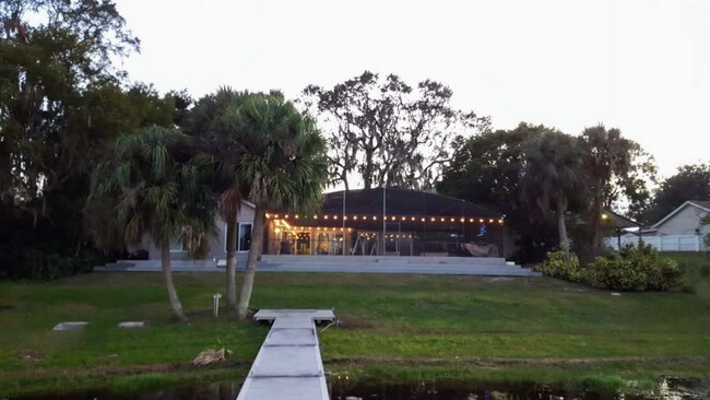 Foto del edificio - 8709 Rose Pointe Ct