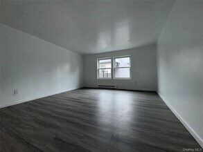 Building Photo - 300 Highland Ave