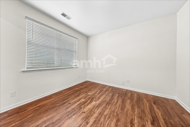 Building Photo - 203 Bushwood Dr
