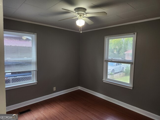Building Photo - 109 Larkspur Ln
