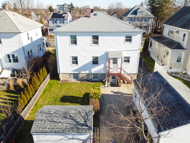 Foto del edificio - 122 Fairview Ave