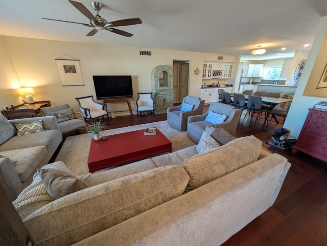 Building Photo - 4909 E Presidio Rd