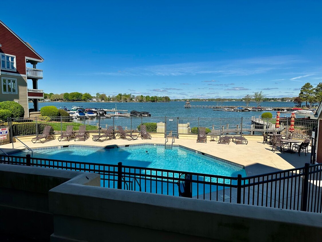 Foto principal - 3 Bedroom Garden Unit on Lake Norman, Lake...