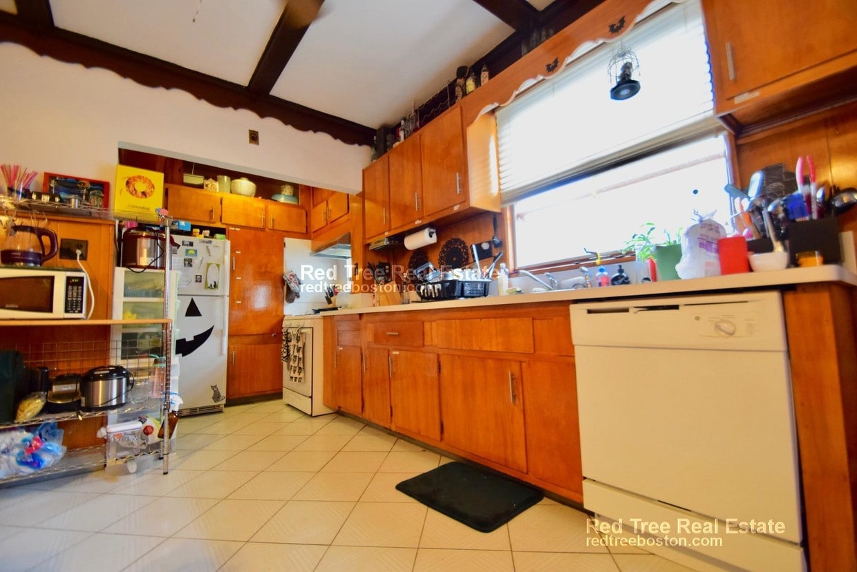 19 Bowen Ave, Medford, MA 02155 Apartments in Medford, MA