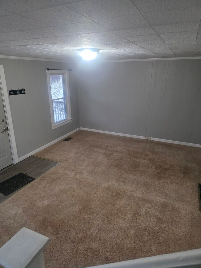 lilving room - 57 Ellsworth St