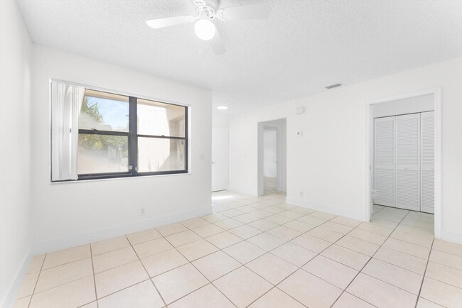Foto del edificio - 9339 Ketay Cir