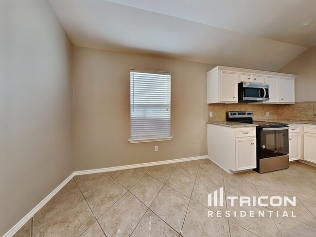 Building Photo - 12723 Whistling Springs Dr