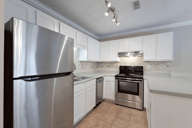 Forest Pointe - Forest Pointe Apartments