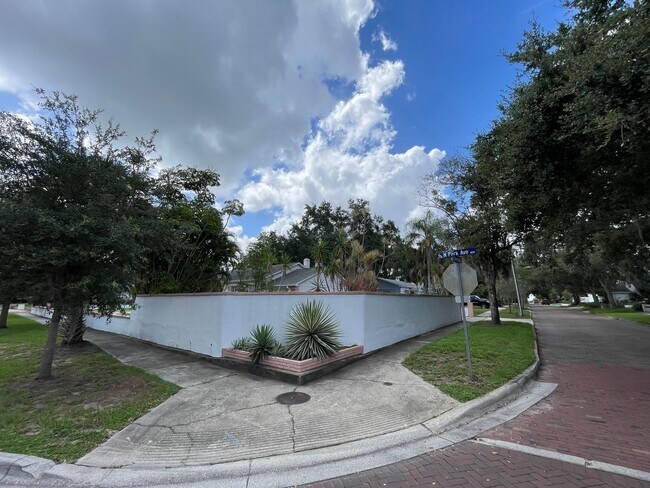 Foto del edificio - Charming Winter Park Retreat with Private ...