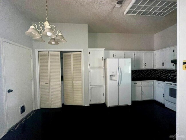 Foto del edificio - 2113 E 29th St