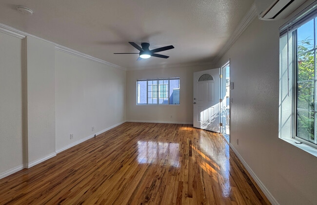 Building Photo - 1210 Manzanita St