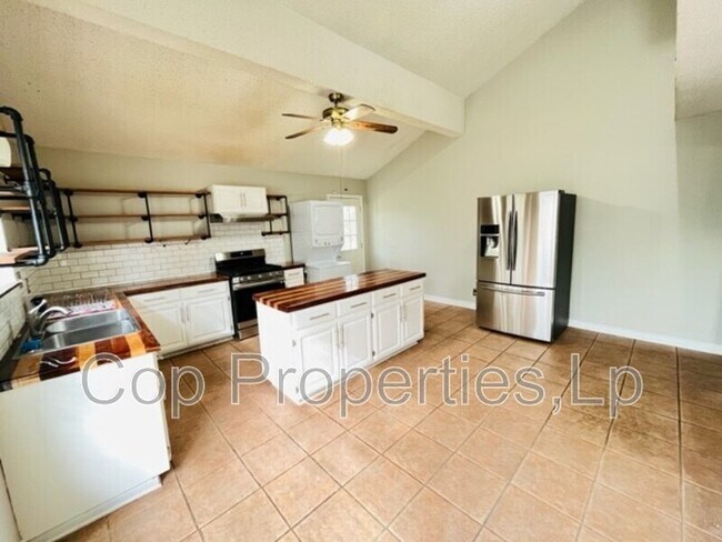 Building Photo - 108 Trophy Dr