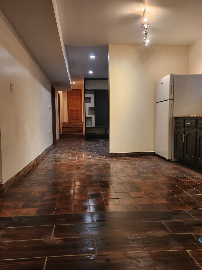 Foto del edificio - 6110 N Mozart St