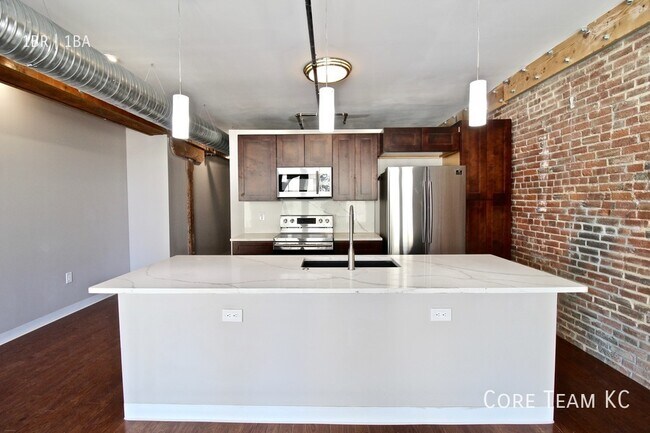Building Photo - Large 1 bedroom loft in West Bottoms