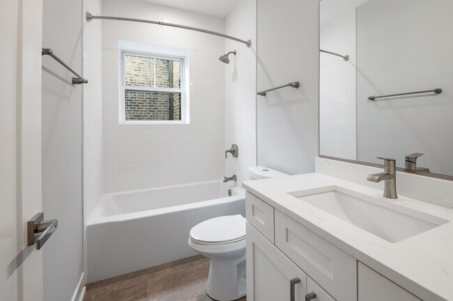 Foto del edificio - 4624 N Ashland Ave