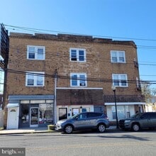 Building Photo - 4102 W Maple Ave