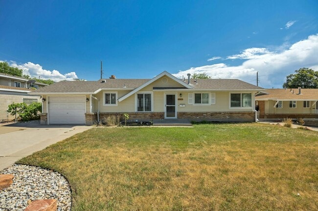 Photo - 225 W 750 S House