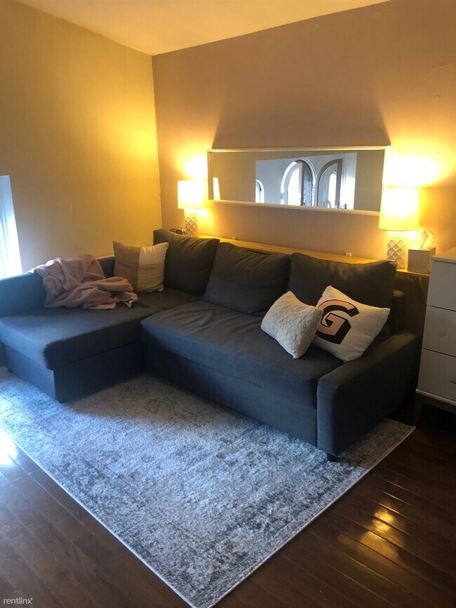 Building Photo - Studio, 1 bath  - 1122 Spruce St Apt 2D