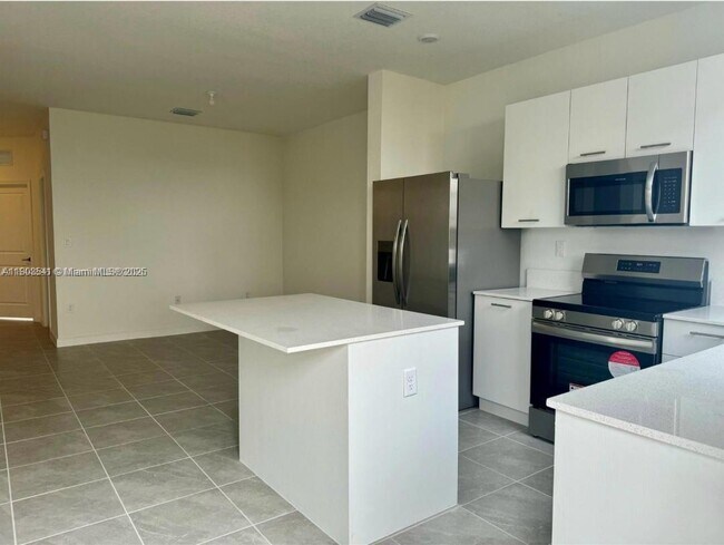 Foto del edificio - 12154 NW 24th Ct