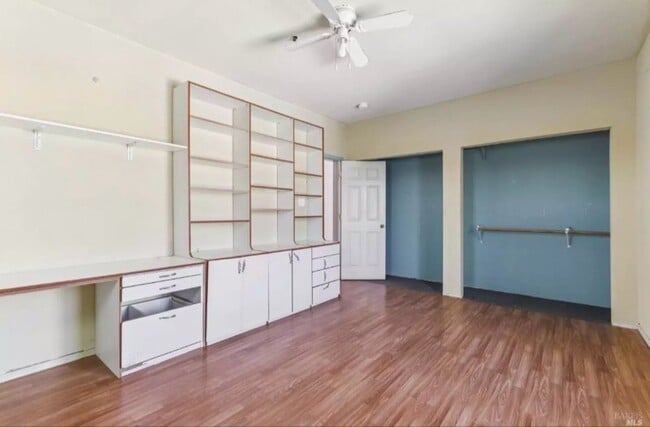 Foto del edificio - 507 Kings Way