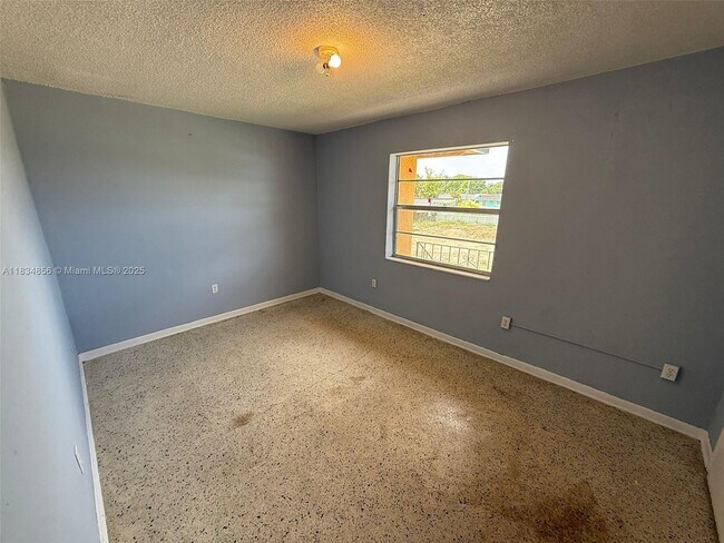 Foto del edificio - 3039 NW 21st Ct