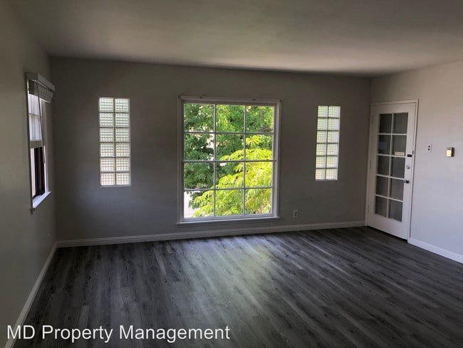 Building Photo - 297 Orange Ave