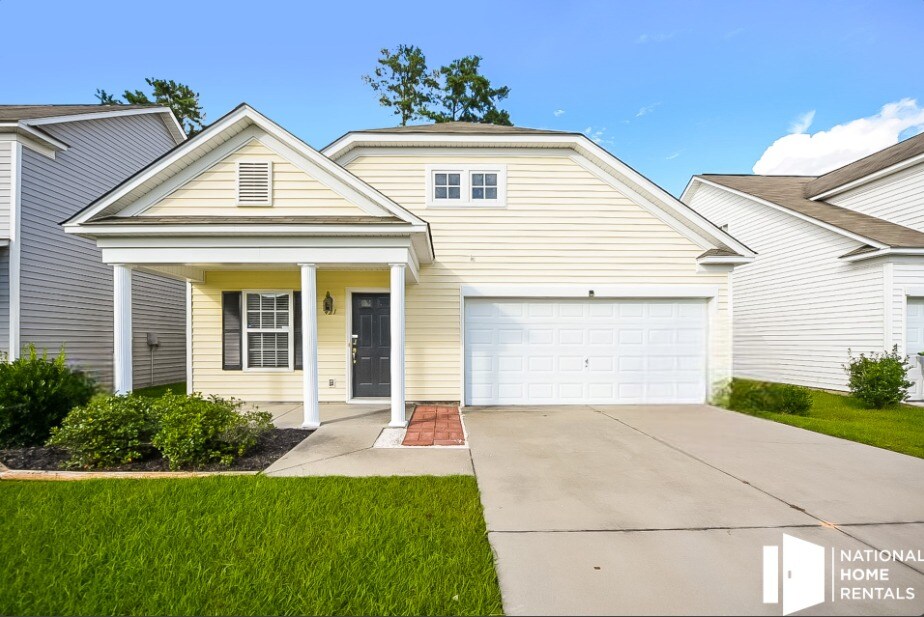 Primary Photo - 421 Cape Jasmine Way